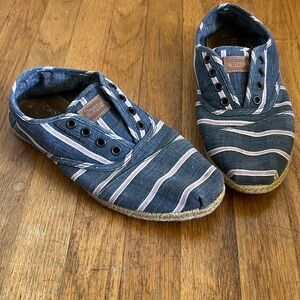 TOMS shoes gently worn, good condition